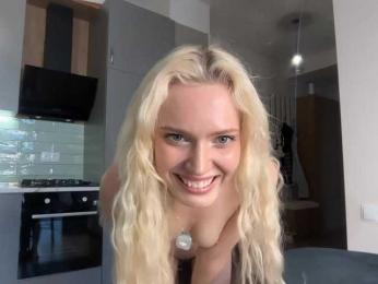 GayleneCessna webcam model stream image