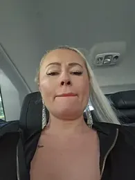 MILFBARBY webcam model stream image