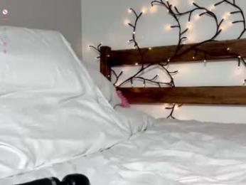 karlenegries webcam model stream image