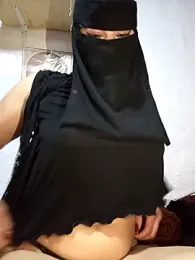 -Batta- webcam model stream image