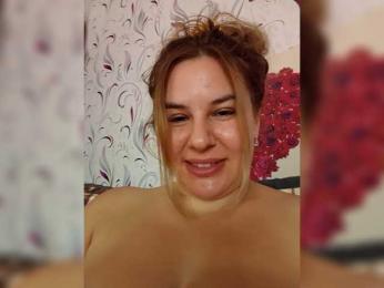 AvaQueen webcam model stream image