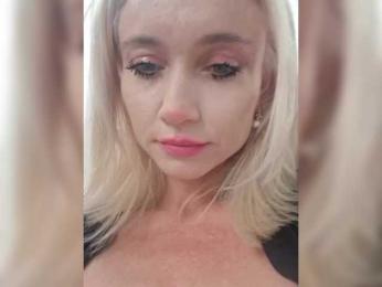 AlinaLoves webcam bongacams model stream image