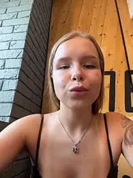 Liza_risky webcam stripchat model stream image