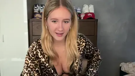 itssosierra webcam stripchat model stream image