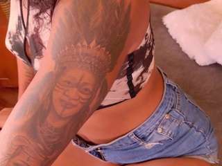 kinsleybrown webcam camsoda model stream image
