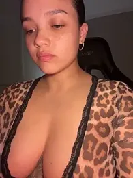 MisFrekcles_ webcam model stream image