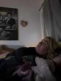 Monageil webcam model stream image