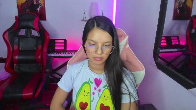 room_kiitty webcam cam4 model stream image