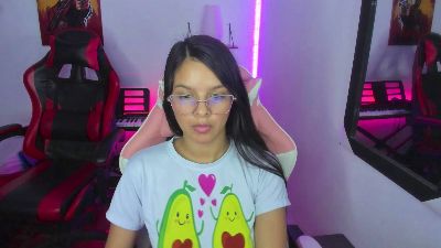 room_kiitty webcam model stream image