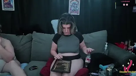 Bella_and_Marie webcam model stream image