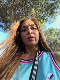 StracciaStella- webcam model stream image