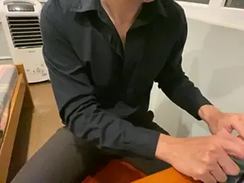 17Komodo webcam model stream image