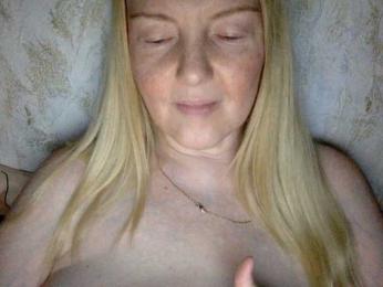 BlondyVio webcam model stream image