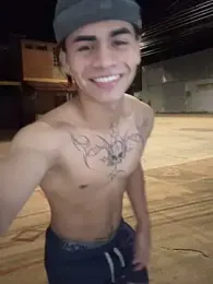 Mao_mdn webcam stripchat model stream image