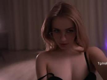 alissa_wxw webcam model stream image