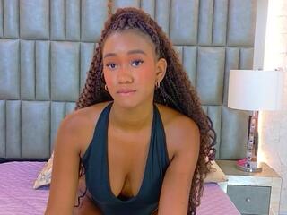 Tyla West webcam model stream image