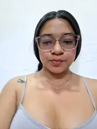 -VICKKY webcam stripchat model stream image