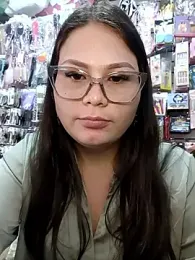 Vale_Saenzz webcam stripchat model stream image