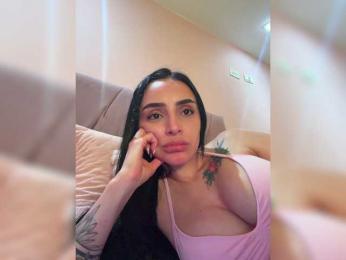 AprilRosse webcam model stream image