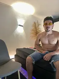 Markboyl webcam model stream image