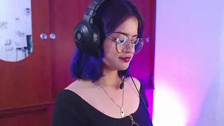 Raventh_ webcam model stream image