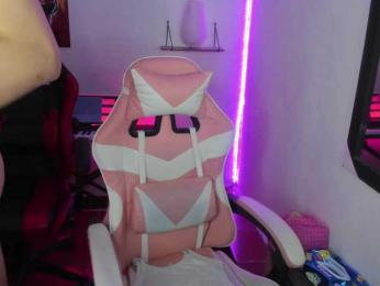 room-kitty webcam model stream image