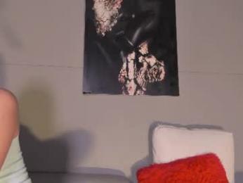 nicolvibes_212 webcam model stream image