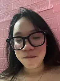 Leeeeiu webcam stripchat model stream image