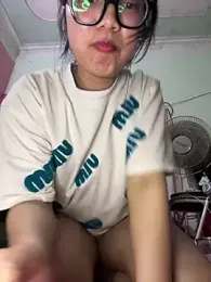 Leeeeiu webcam stripchat model stream image