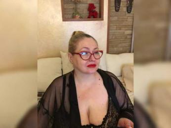 luxuriousGoddess webcam bongacams model stream image
