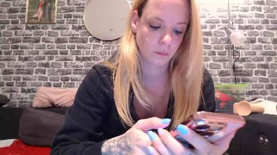 xHotmilf87x webcam model stream image