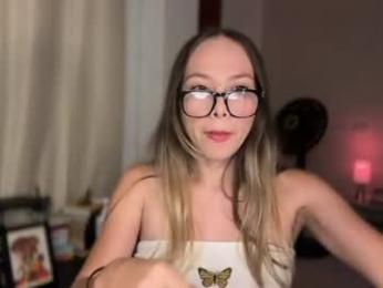 valery_and_dani_ webcam model stream image