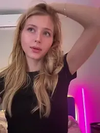 LunaRase webcam stripchat model stream image