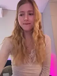 LunaRase webcam stripchat model stream image