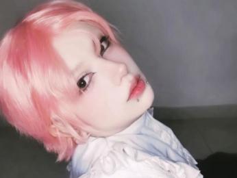 YuriKay webcam model stream image