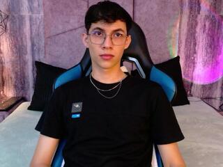 Aaron Dayker webcam model stream image