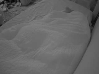 voyeurcam-julmodels-whitebed-4 webcam model stream image