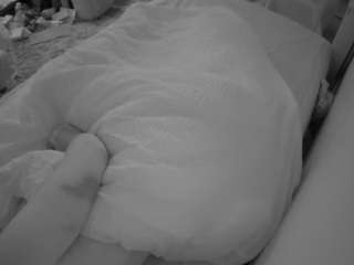 voyeurcam-julmodels-whitebed-4 webcam model stream image