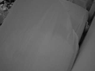 voyeurcam-julmodels-whitebed-4 webcam model stream image