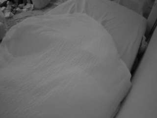 voyeurcam-julmodels-whitebed-4 webcam model stream image