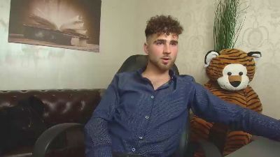 KyloEast webcam model stream image