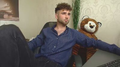 KyloEast webcam model stream image