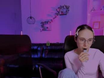 mona_cloud webcam chaturbate model stream image