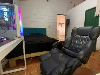 Max_TheHorseDick webcam model stream image