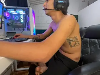 Max_TheHorseDick webcam model stream image