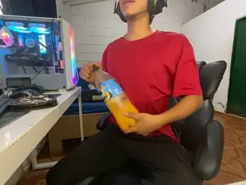 Max_TheHorseDick webcam model stream image