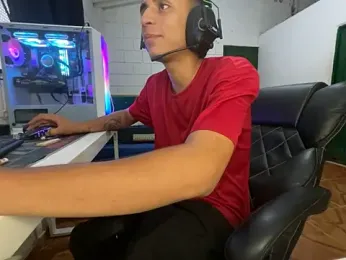 Max_TheHorseDick webcam model stream image