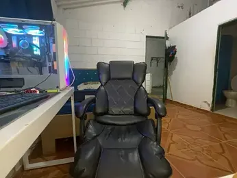 Max_TheHorseDick webcam model stream image