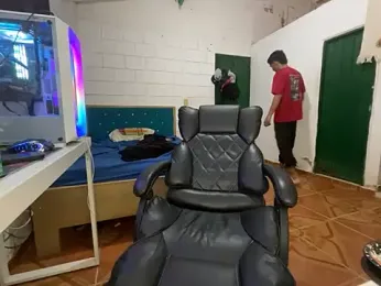 Max_TheHorseDick webcam model stream image