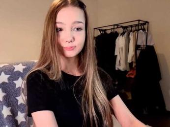 HoneyComfya webcam bongacams model stream image